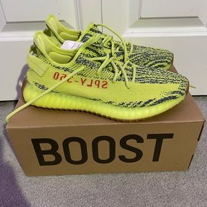 Yeezy Boost 350 V2 - Semi Frozen Yellow